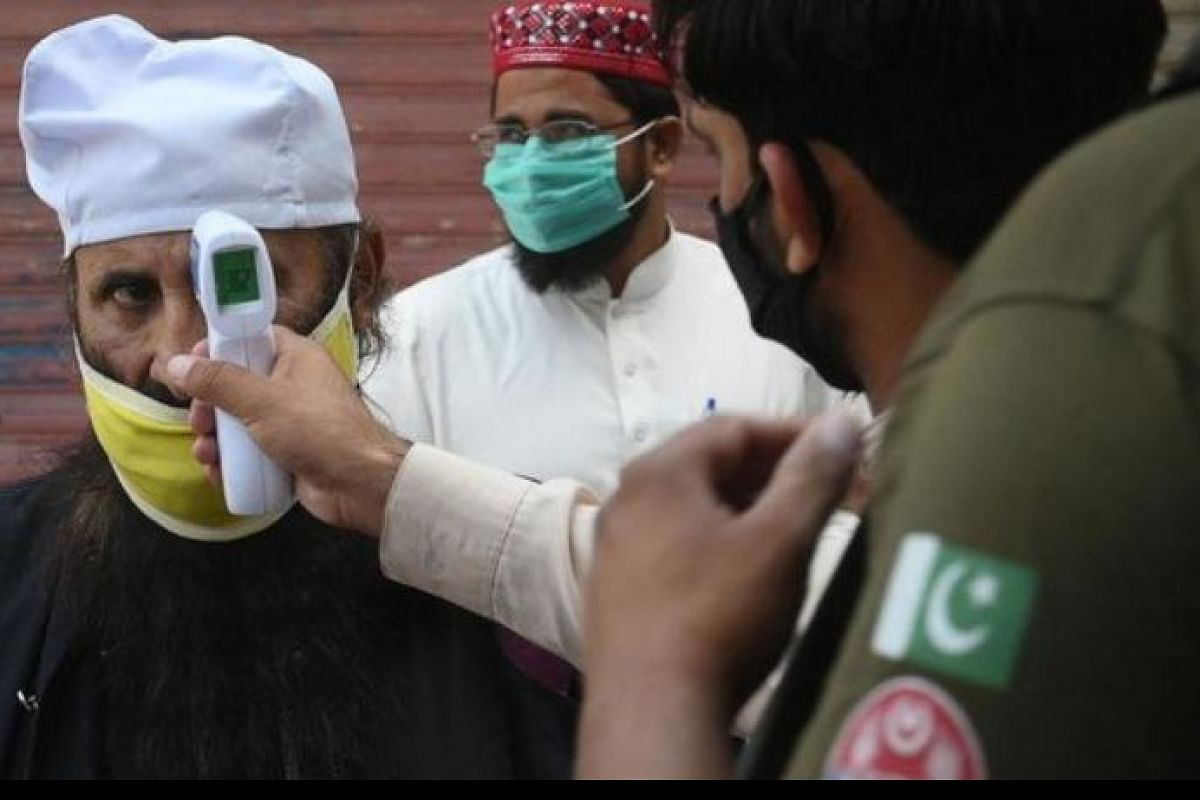 Pakistanda COVID-19-a gündəlik yoluxma ötən ilin sentyabrından pik həddə çatıb