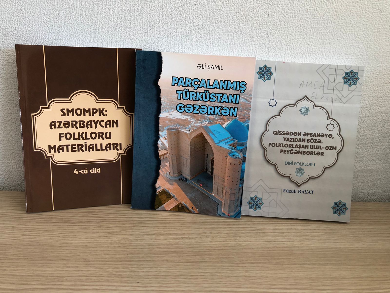 MEK-ə Qarabağ Azadlıq Təşkilatı və Folklor İnstitutundan nəşrlər daxil olub