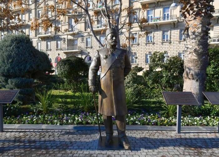 Tağıyevin heykəlinə zərər vuran şəxslər həbs olunub