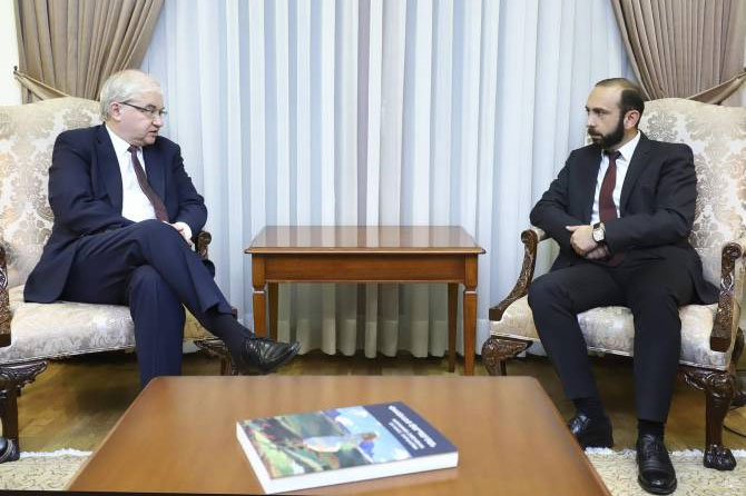 Lavrovun xüsusi nümayəndəsi İrəvanda – Mirzoyanla görüşdü