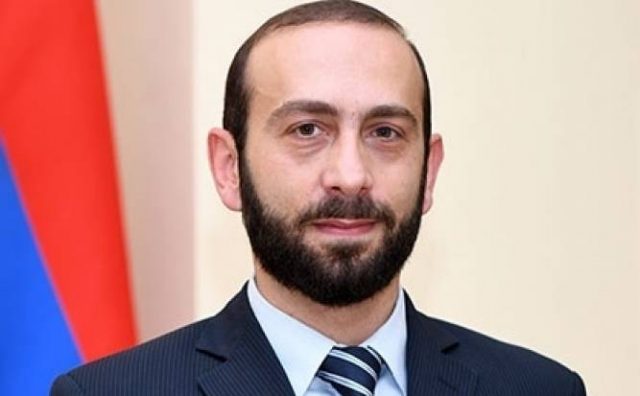 Mirzoyan Polşaya gedir