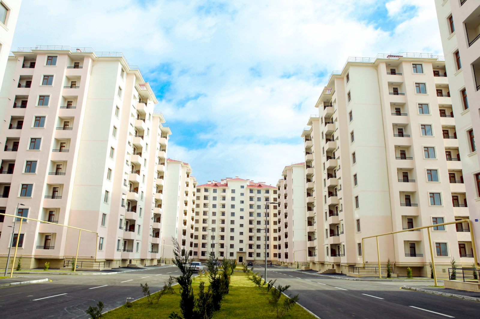 Daha 500 şəhid ailəsi və qaziyə ev veriləcək