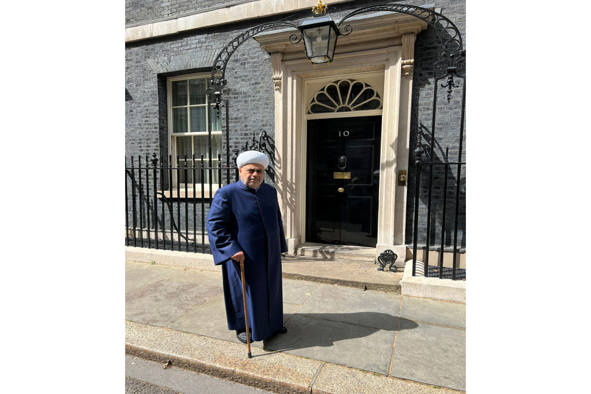 Allahşükür Paşazadə Boris Consonun iqamətgahında tədbirə qatılıb – FOTO