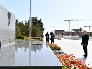İlham Əliyev Sumqayıt Şəhidlər xiyabanında – FOTOLAR