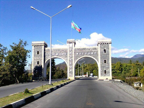 Balakən sakini bıçaqlandı: qulağı kəsildi