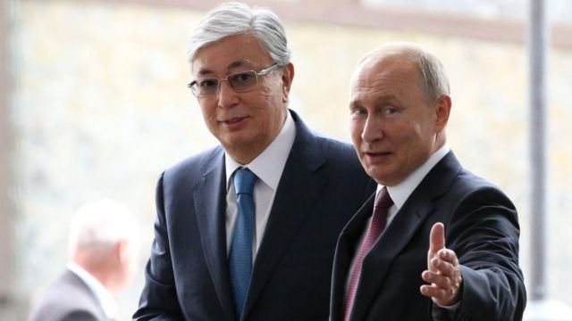 Tokayev Putinlə görüş üçün Rusiyaya gəldi