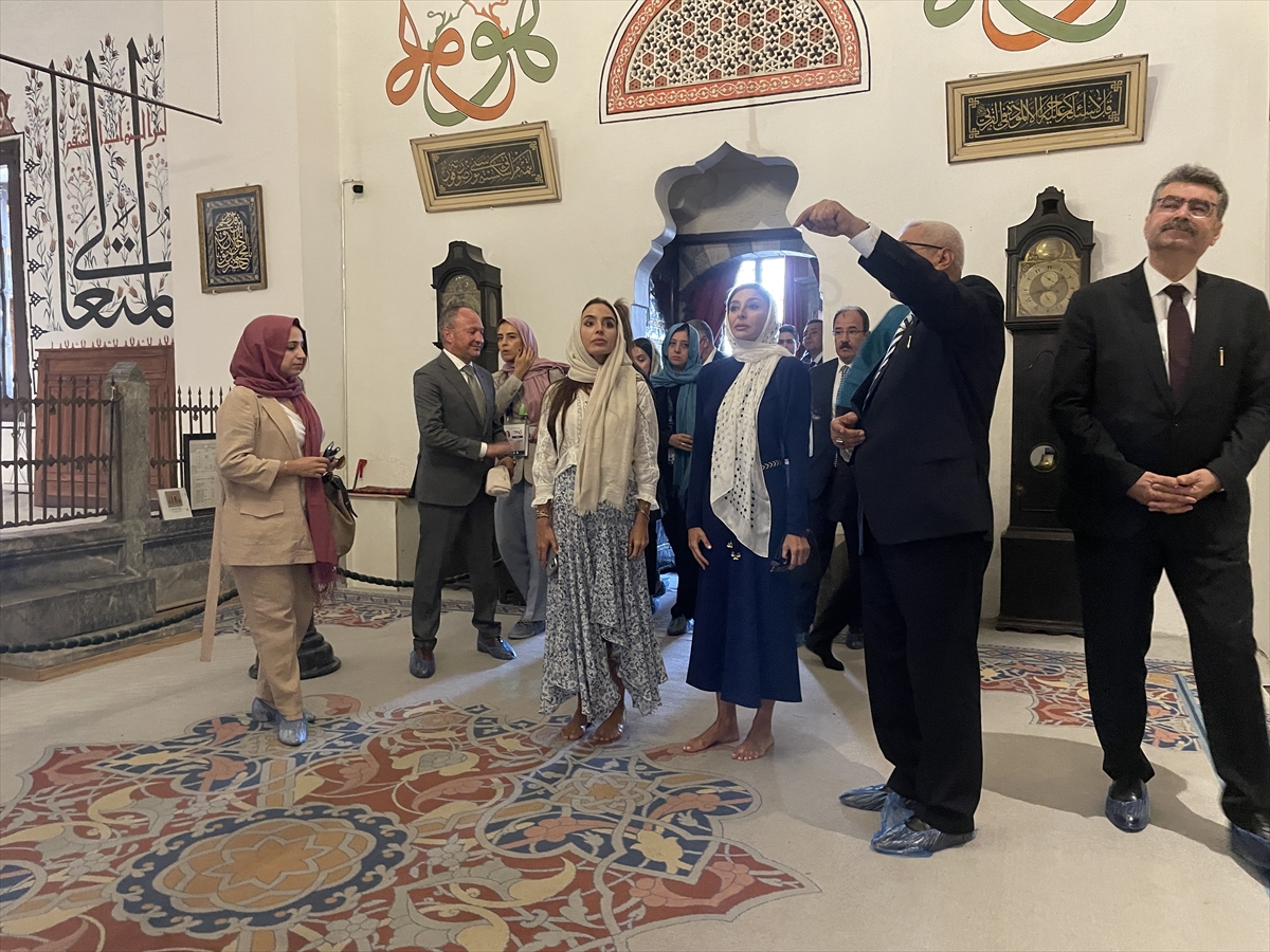 Birinci xanım və qızı Mövlanə Muzeyində – FOTO