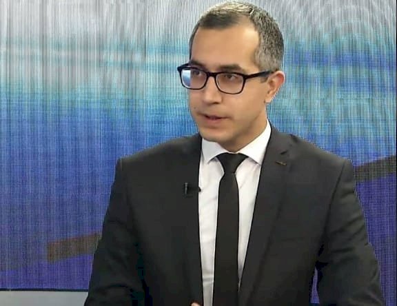 Təhsil eksperti nazirliyin fəaliyyətindən gileyləndi