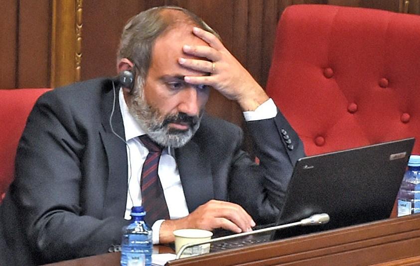 Paşinyan Laçındakı ermənilərin təxliyəsini təxirə salmağa söz verib