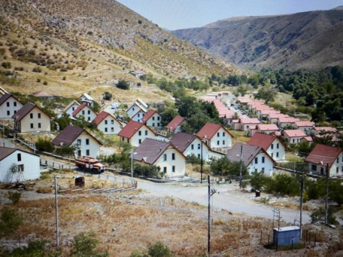 Ermənilər Laçında qanunsuz yaşadıqlarını etiraf edirlər