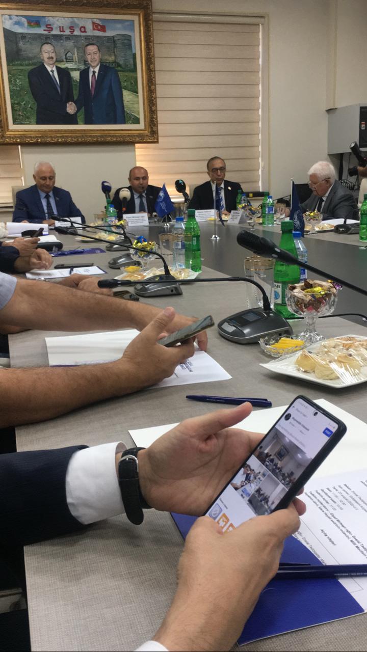 STM-də dəyirmi masa keçirilir