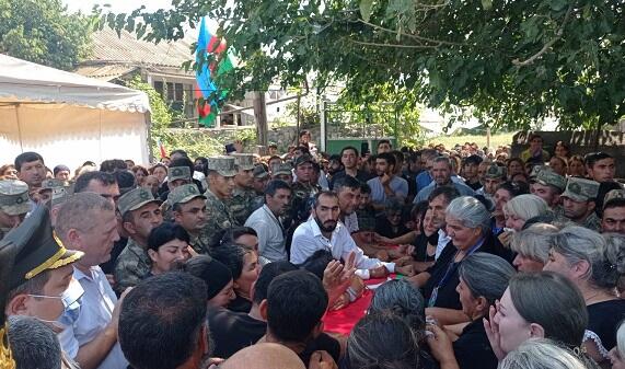 Şəhidimiz dəfn olundu-YENİLƏNİB