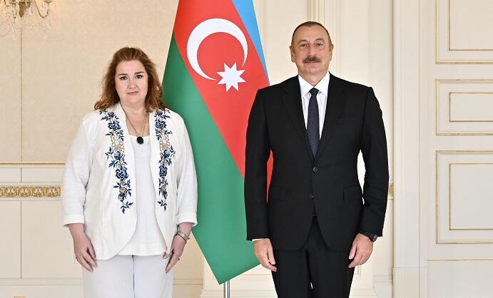 Prezident Argentina səfirini qəbul etdi