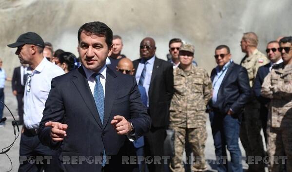 Xarici diplomatlar Qarabağa çəkilən tunellə tanış oldu