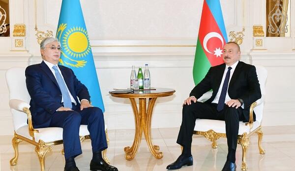 Prezidentlər mətbuata bəyanatlarla çıxış etdilər