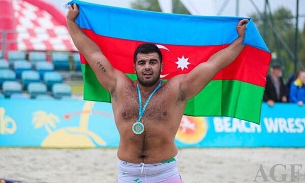 Güneyli güləşçi səfirliyə hücuma görə müraciət etdi