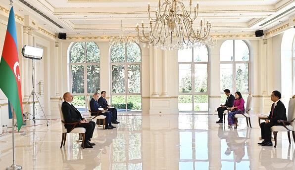 İlham Əliyev yeni səfirlə görüşdü