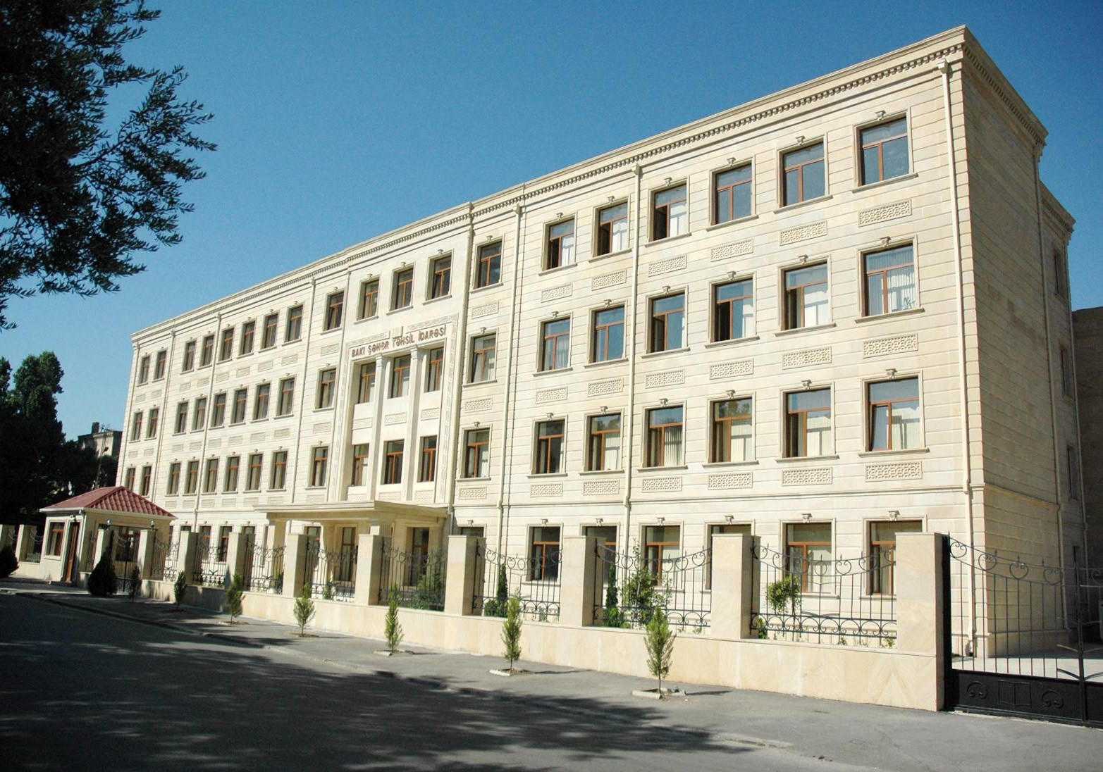 Bakı məktəblərinə direktor müavini vəzifəsinə qəbul…