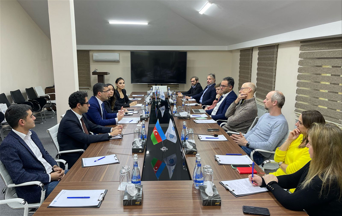 MEDİA-nın İcraçı direktoru xarici jurnalistlərlə görüşüb