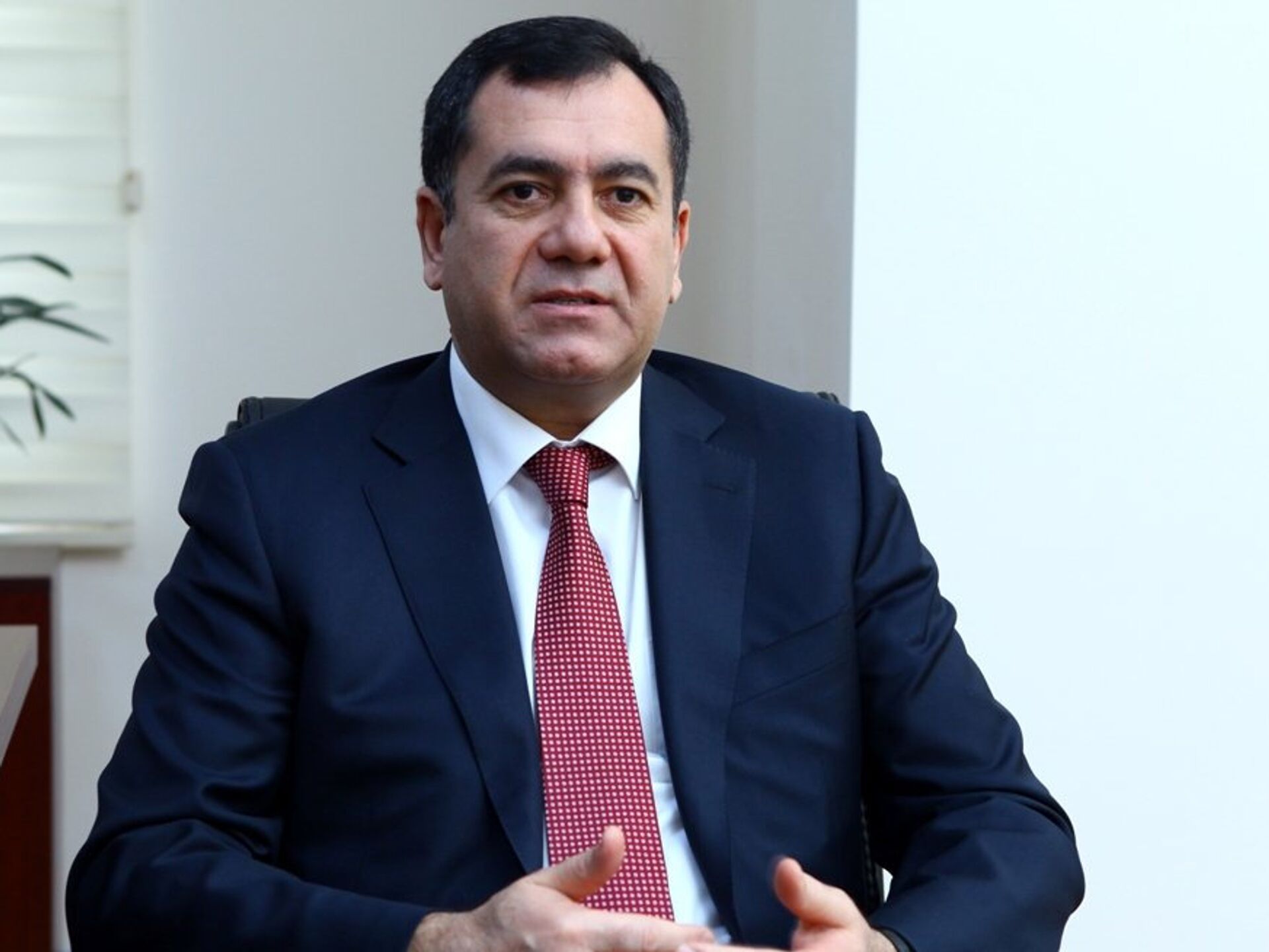 Qüdrət Həsənquliyev: “1 milyon 200 min məhkəmə qərarının icraya yönəldilməsi gözlənilir”