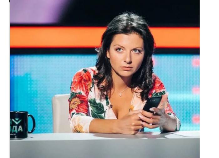 Simonyan rus mühacirlərini vətənə xəyanət maddəsi ilə mühakimə etməyə çağırıb