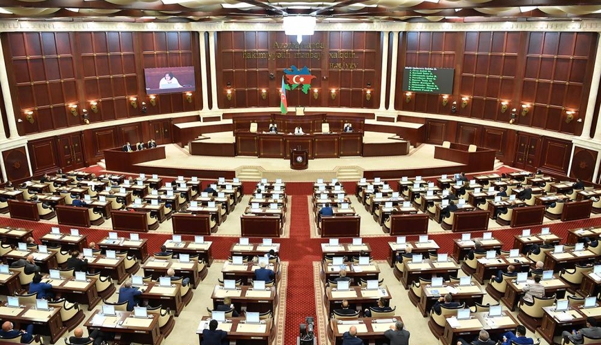 Milli Məclisin iclasında sədr naziri tənqid edən deputata irad tutdu