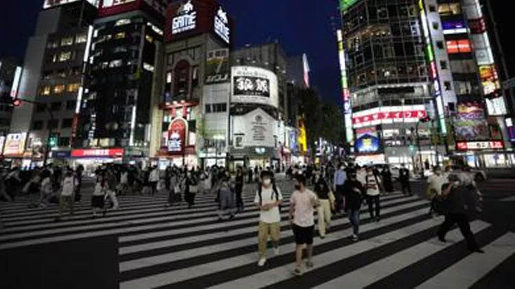 Tokio qubernatoru: enerjiyə qənaət etmək üçün ” boğazlı sviter geyinməyə” çağırır