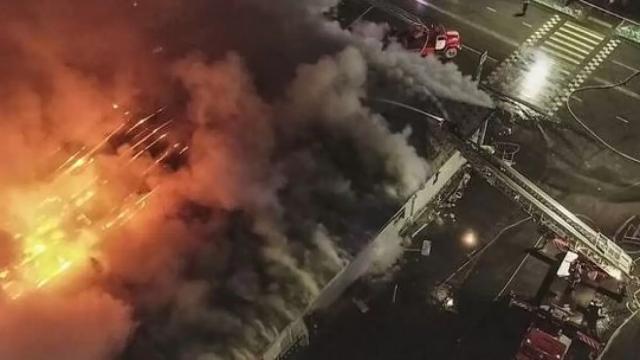 Çində karantində olan mənzildə yanğın: 10 nəfər ölüb