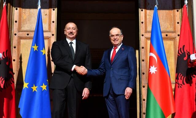 Prezidentin Tiranada rəsmi qarşılanma mərasimi oldu