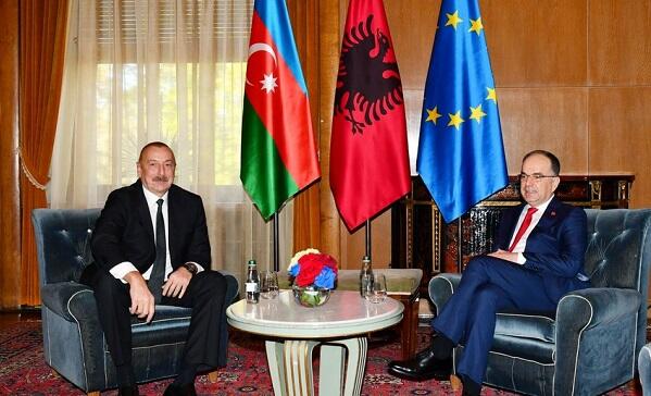İlham Əliyev Albaniya prezidenti ilə təkbətək görüşdü