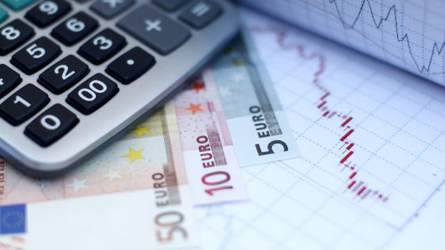 Avrozonada inflyasiya ikirəqəmli səviyyədə qalır