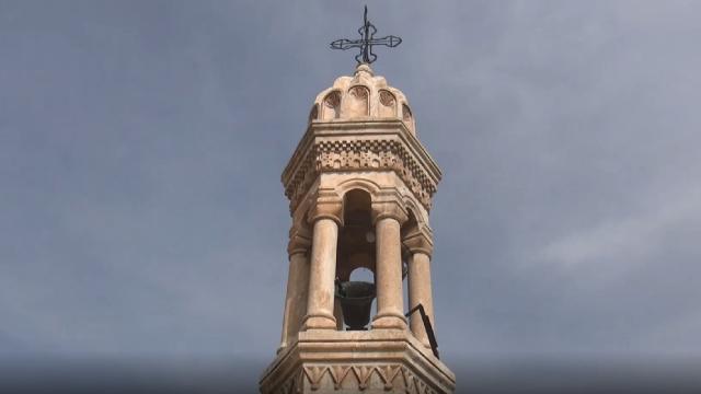 Xristian nisbəti İngiltərə və Uelsdə ilk dəfə olaraq yarıdan aşağı enir