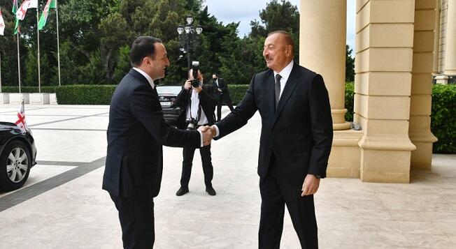 Qaribaşvili Əliyevə məktub göndərdi