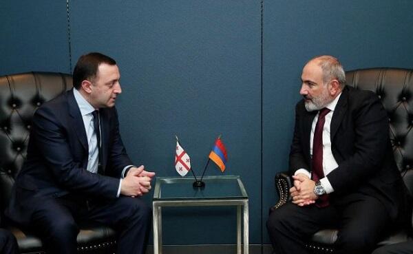 Paşinyan Qaribaşviliyə Soçi görüşü haqda danışdı