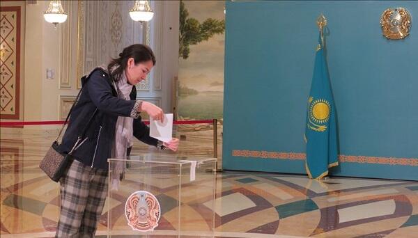 Qazaxıstanda seçici fəallığı açıqlandı