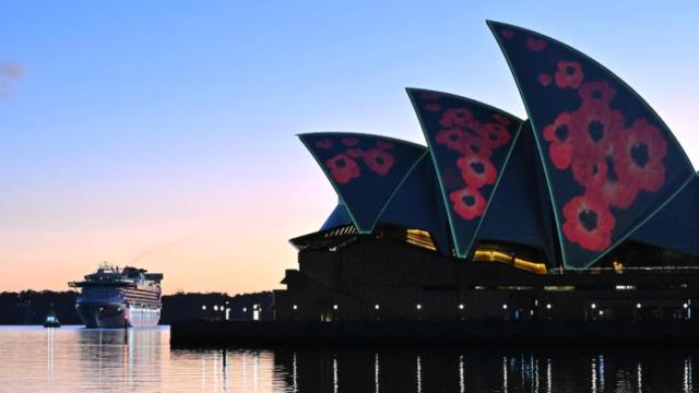 COVID-19-a yoluxmuş 800 sərnişini olan gəmi Avstraliyaya yanaşdı