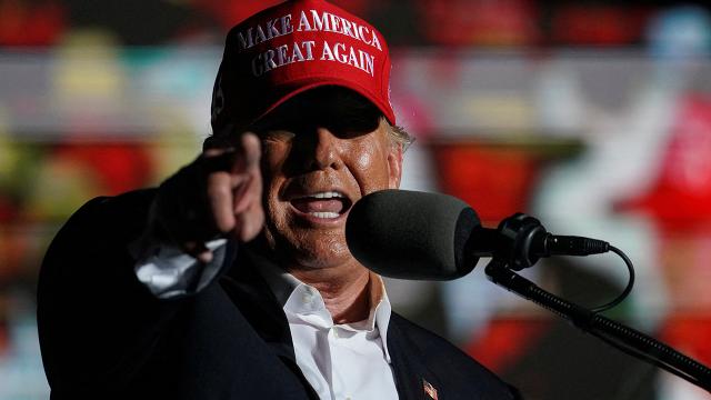 Tramp Ağ Evə qayıdır?