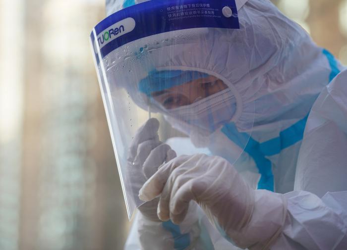 Alim Huff: Koronavirusa səbəb olan SARS-CoV-2 laboratoriyadan sızdı