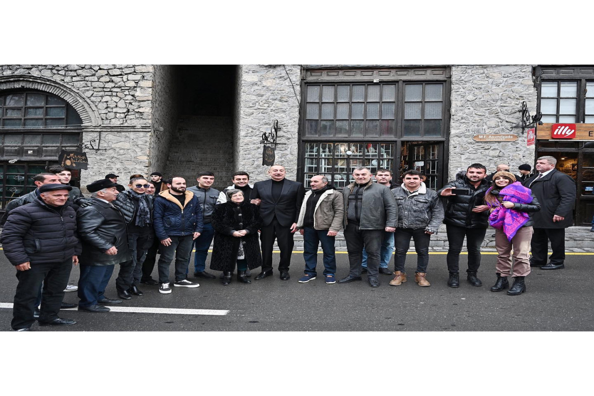 Prezident və birinci xanım Mehriban Əliyeva Şəkidə sakinlərlə görüşüb – FOTO