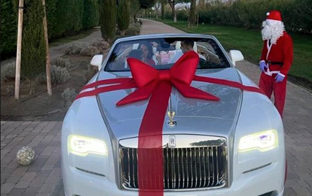 Sevgilisi Ronaldoya 600 minlik avtomobil hədiyyə etdi – VİDEO