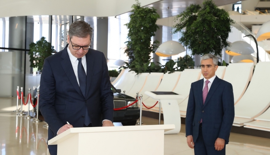 Serbiya Prezidenti Heydər Əliyev Mərkəzi ilə tanış olub