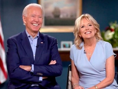 Baydenin həyat yoldaşı bildirib ki, əri hər Yeni ildə ona eyni hədiyyəni verir