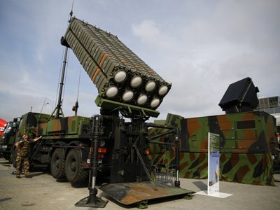 İtaliya Ukraynaya hava hücumundan müdafiə sistemləri verəcək