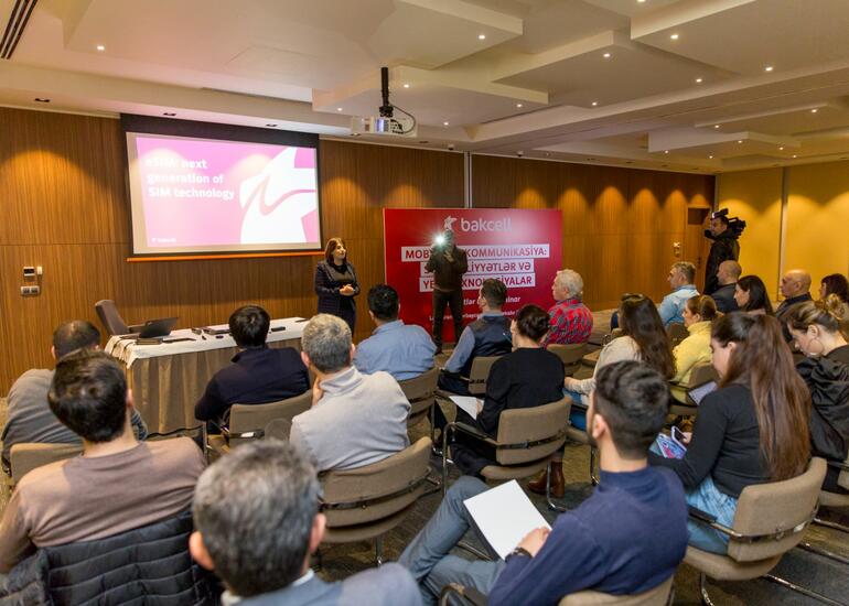 Bakcell jurnalistlər üçün seminar keçirib