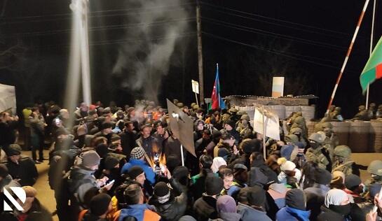 Xankəndi yolu aksiyası: konteynerlər quraşdırılır
