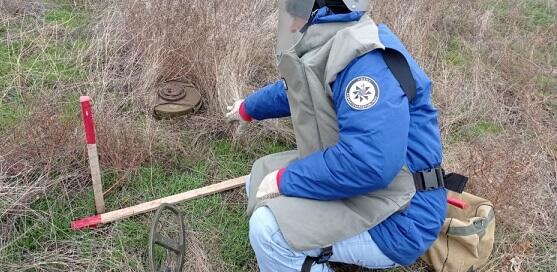 Jurnalistlər Kəlbəcərdə mina partlayışları olan əraziyə getdi