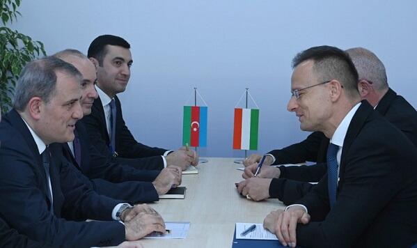 Bayramov Peter Siyarto ilə görüşdü