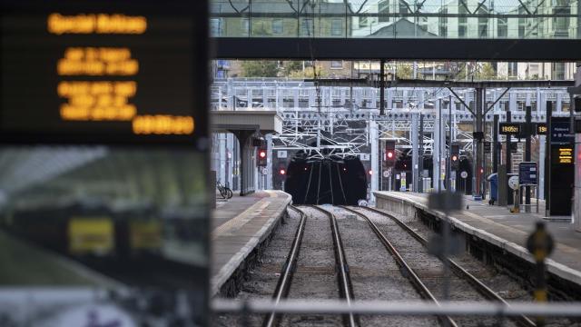 Britaniya yeni ilə tətil dalğası ilə qədəm qoyur