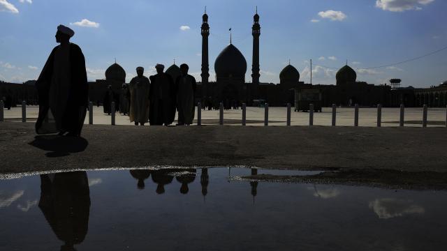 İranın Qum şəhərində bıçaqlı hücum nəticəsində 4 din xadimi yaralanıb