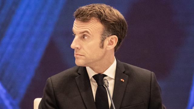 Makron: Aİ sammitində Rusiyaya qarşı yeni sanksiyalar müzakirə olunacaq